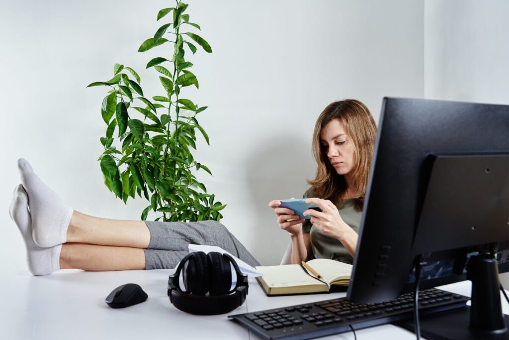 overcoming procrastination working from home: avoid waiting time
